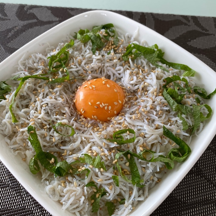 シンプルにごま油と塩のみ 簡単しらす丼 レシピ 作り方 By Kitchen Tktk 楽天レシピ
